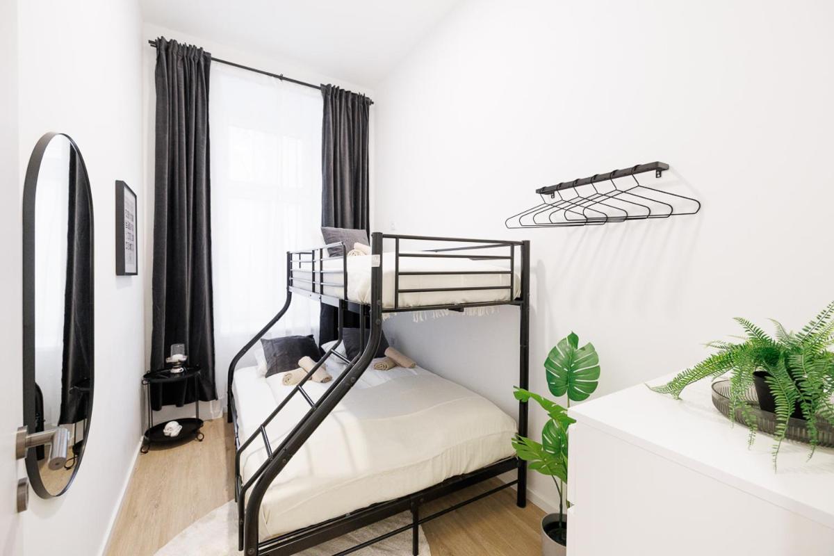 Central City Style Rooms By Home2 Vienna Exterior photo